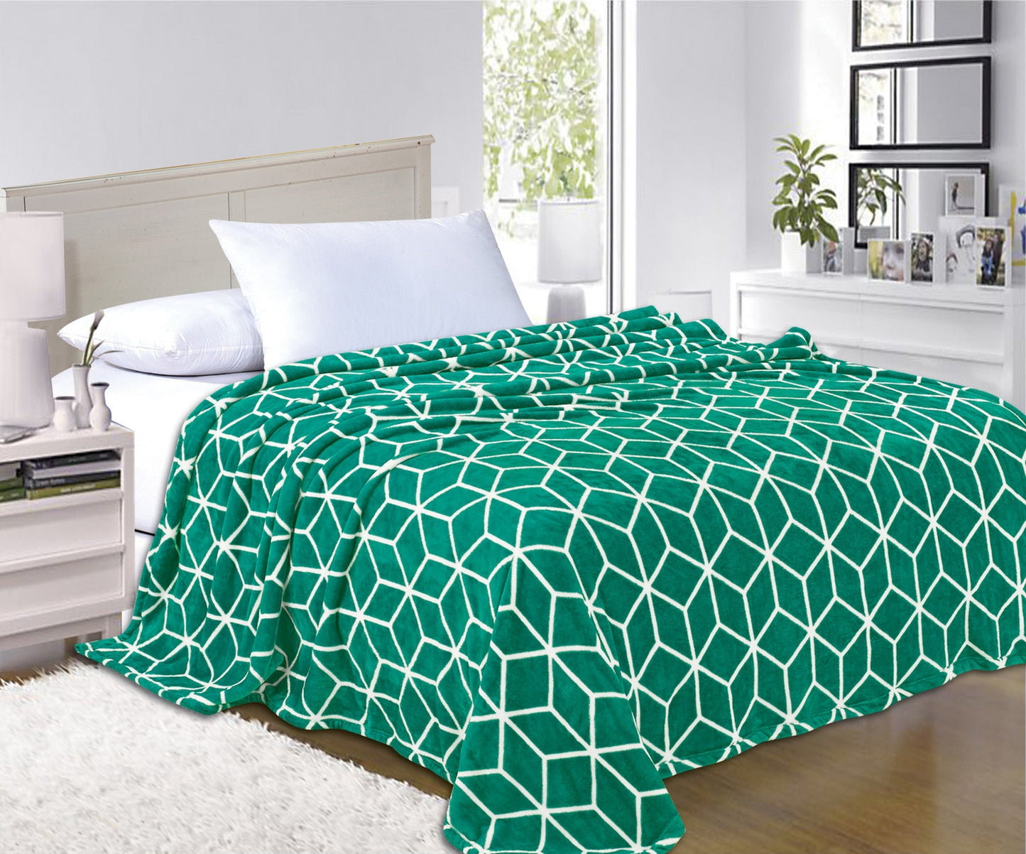 Mocassi Geometric Cubes Luxury Micro-Fleece Blanket