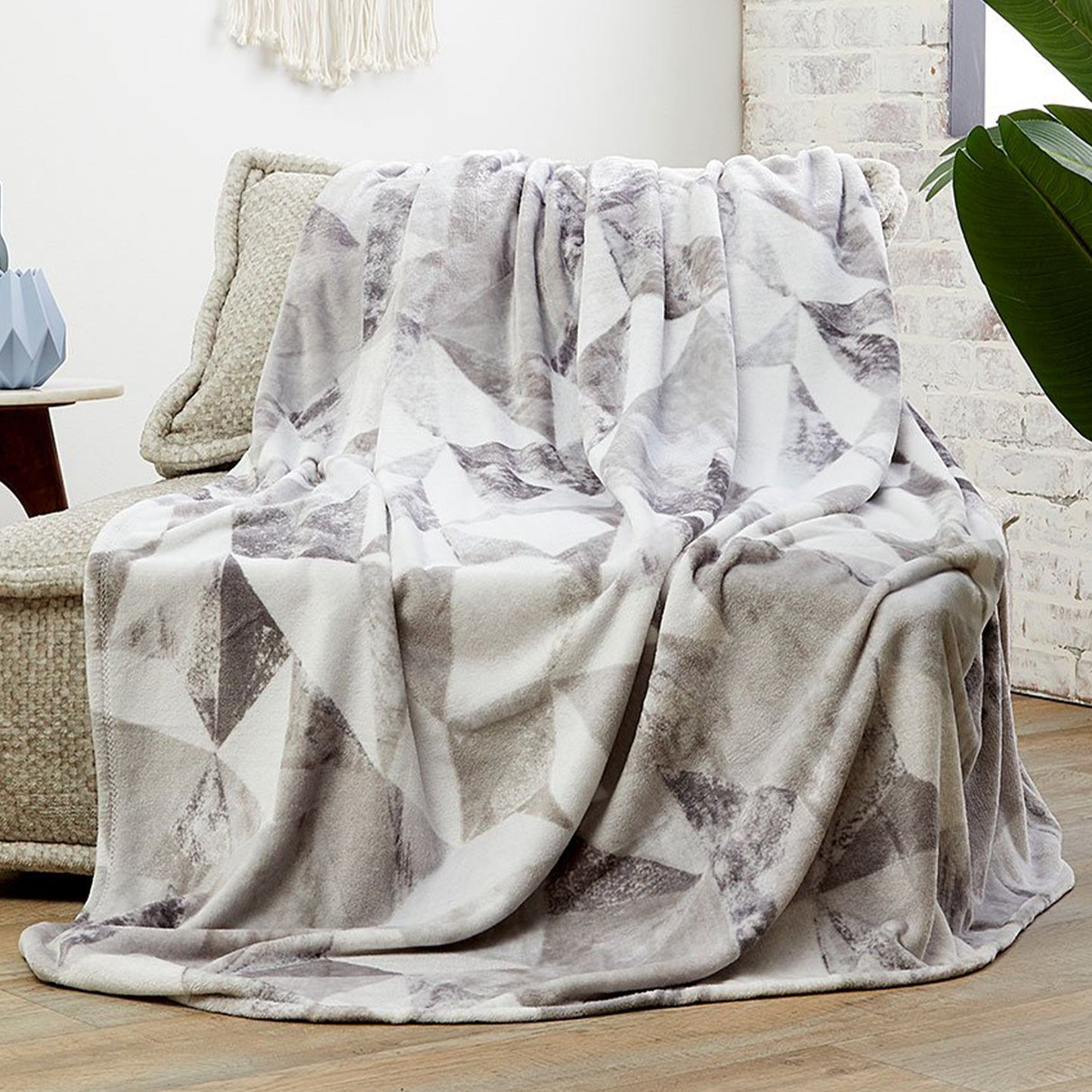 Mocassi Ultra Soft Lightweight Printed Throw Blanket - 50 x 60 inches