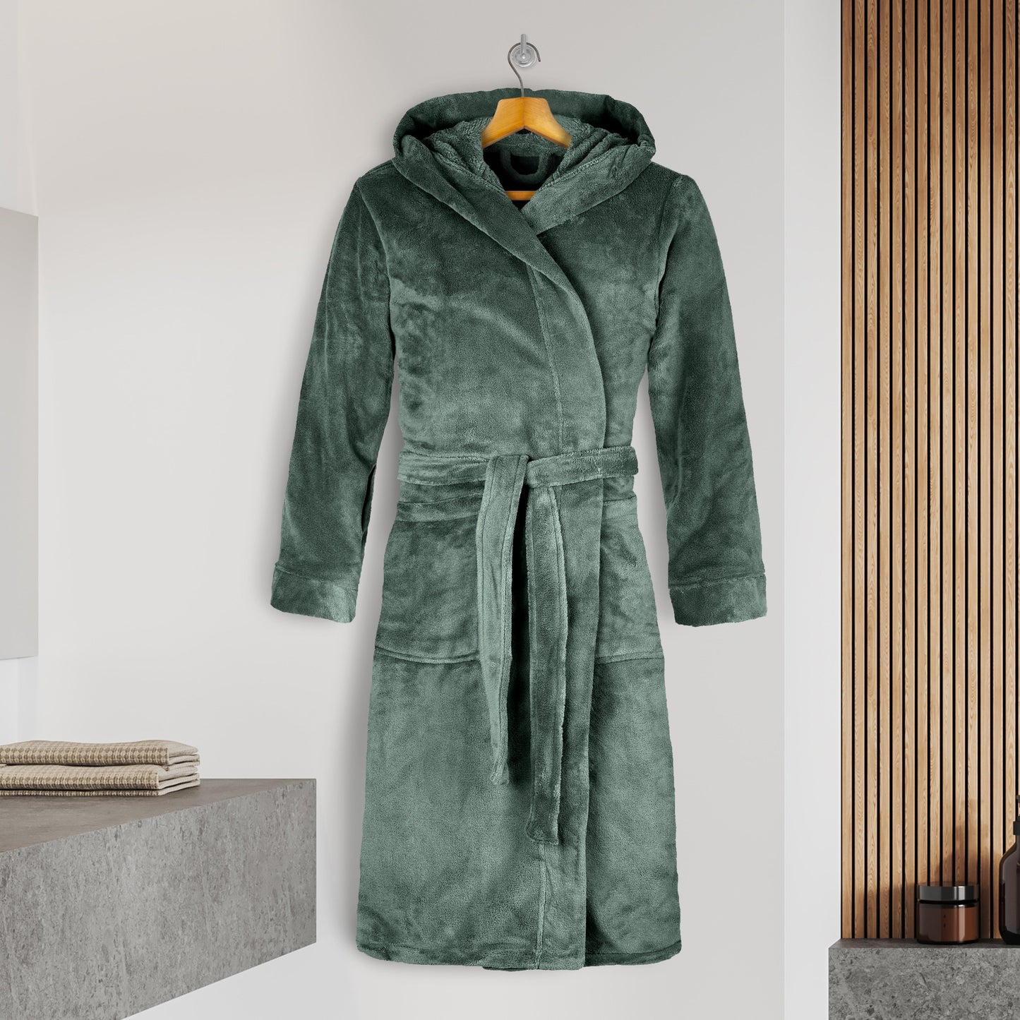 Mocassi Men Hooded Velvet Fleece Long Bathrobe
