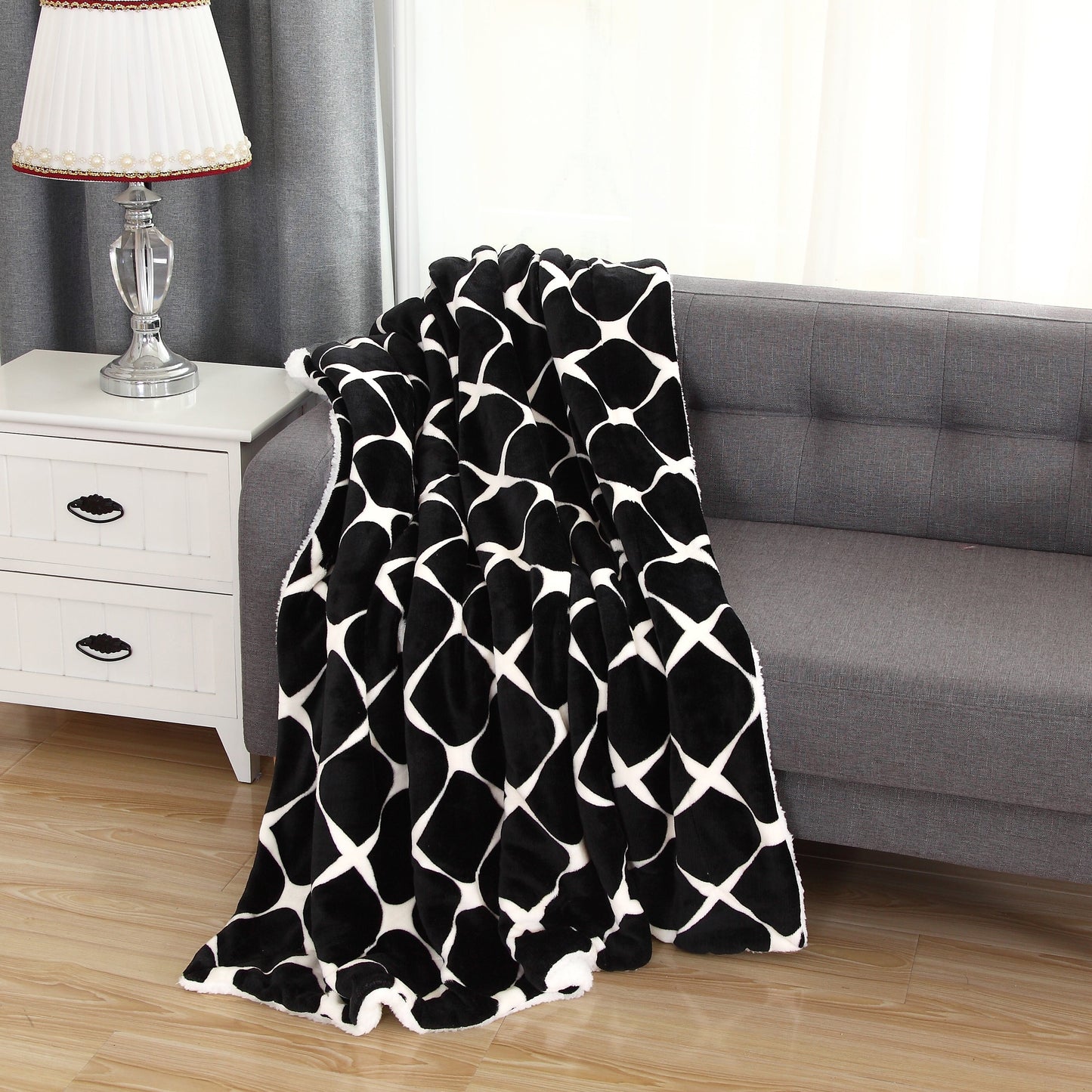 Mocassi Luxury Sherpa-Backing Reversible Blanket