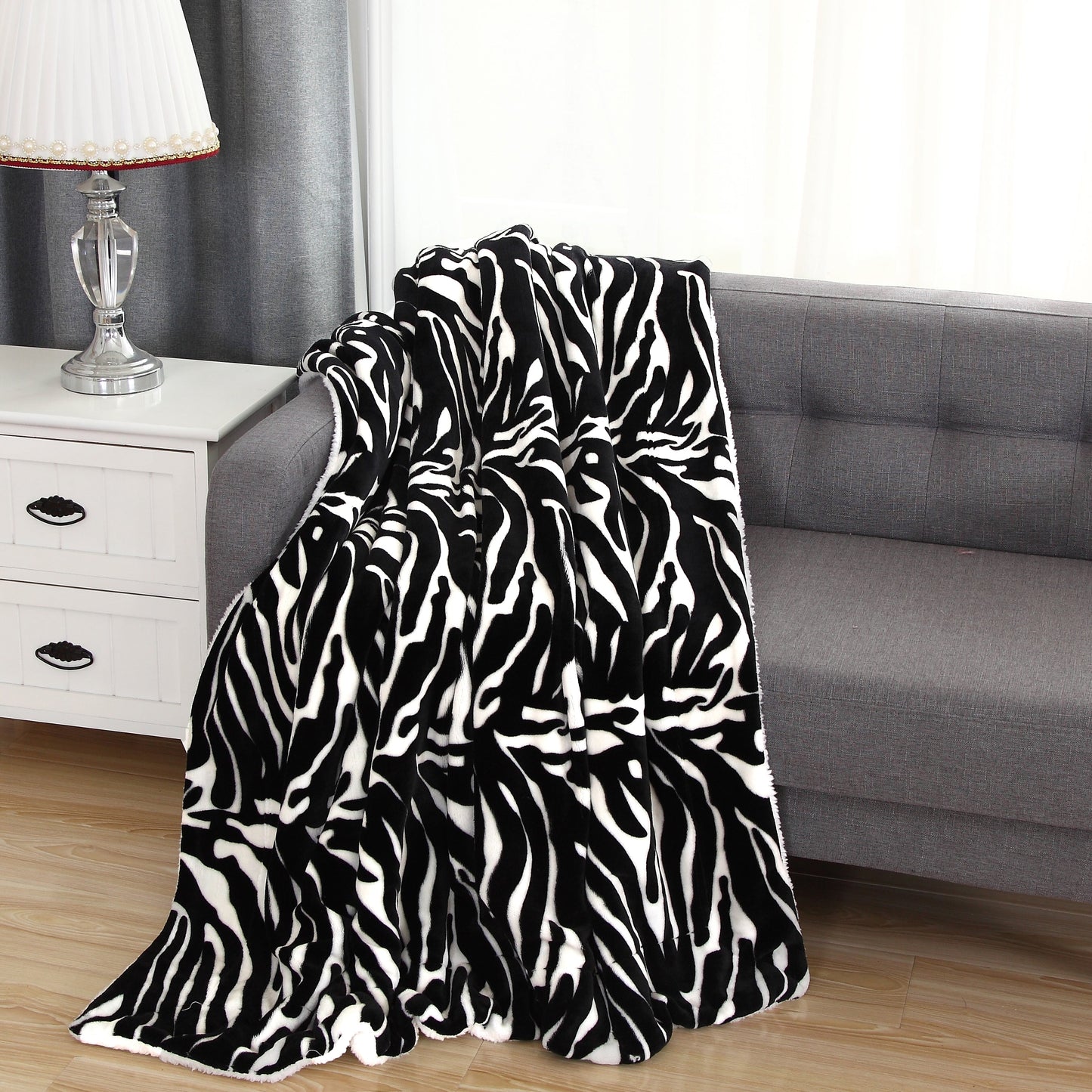 Mocassi Luxury Sherpa-Backing Reversible Blanket