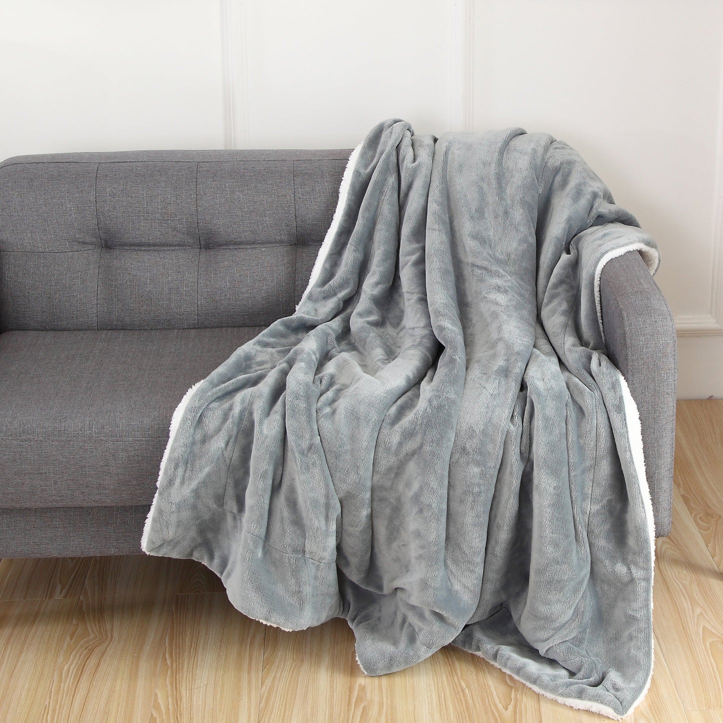 Mocassi Luxury Sherpa-Backing Reversible Blanket