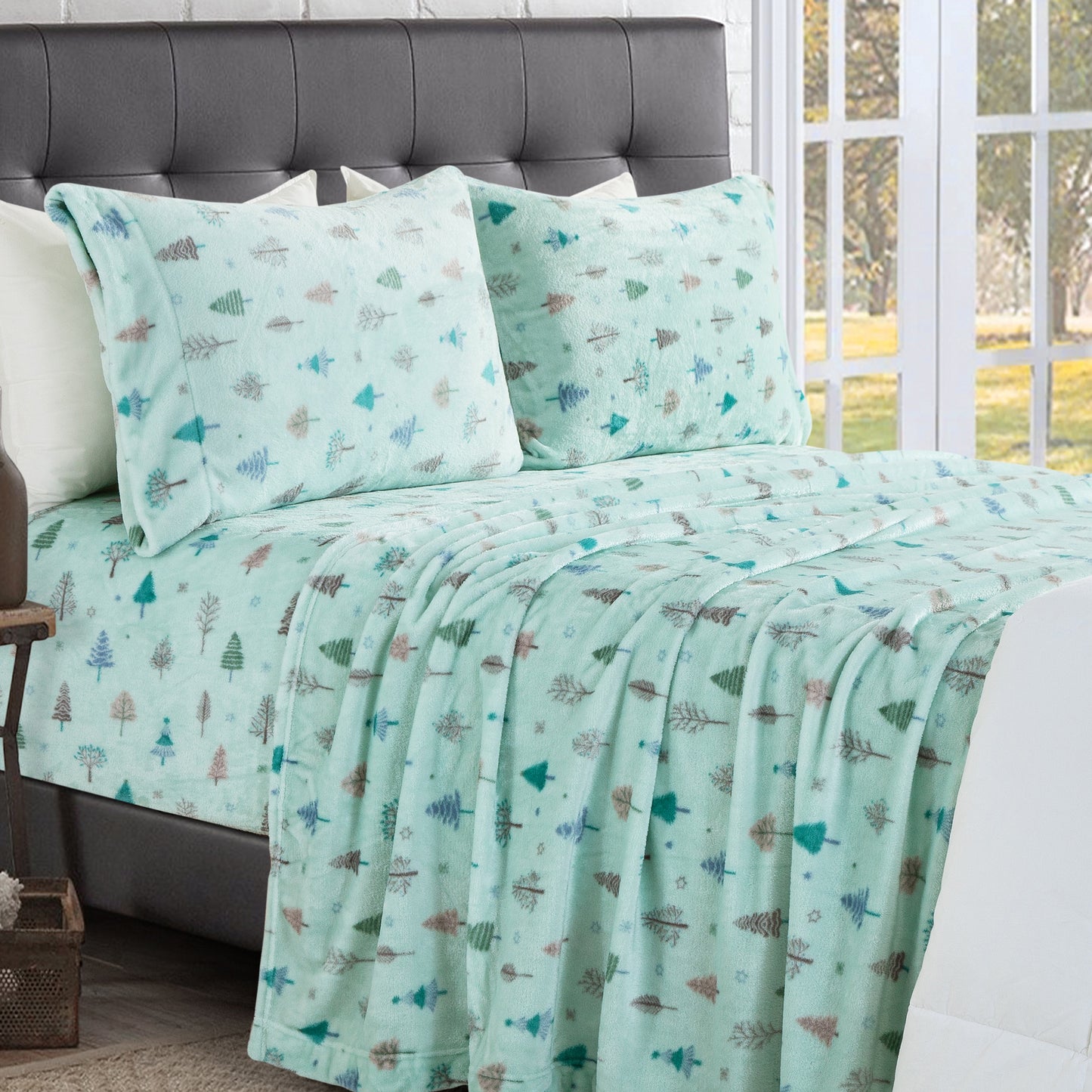 Mocassi 4-Piece Holiday Christmas Velvet Plush Flannel Sheet Set