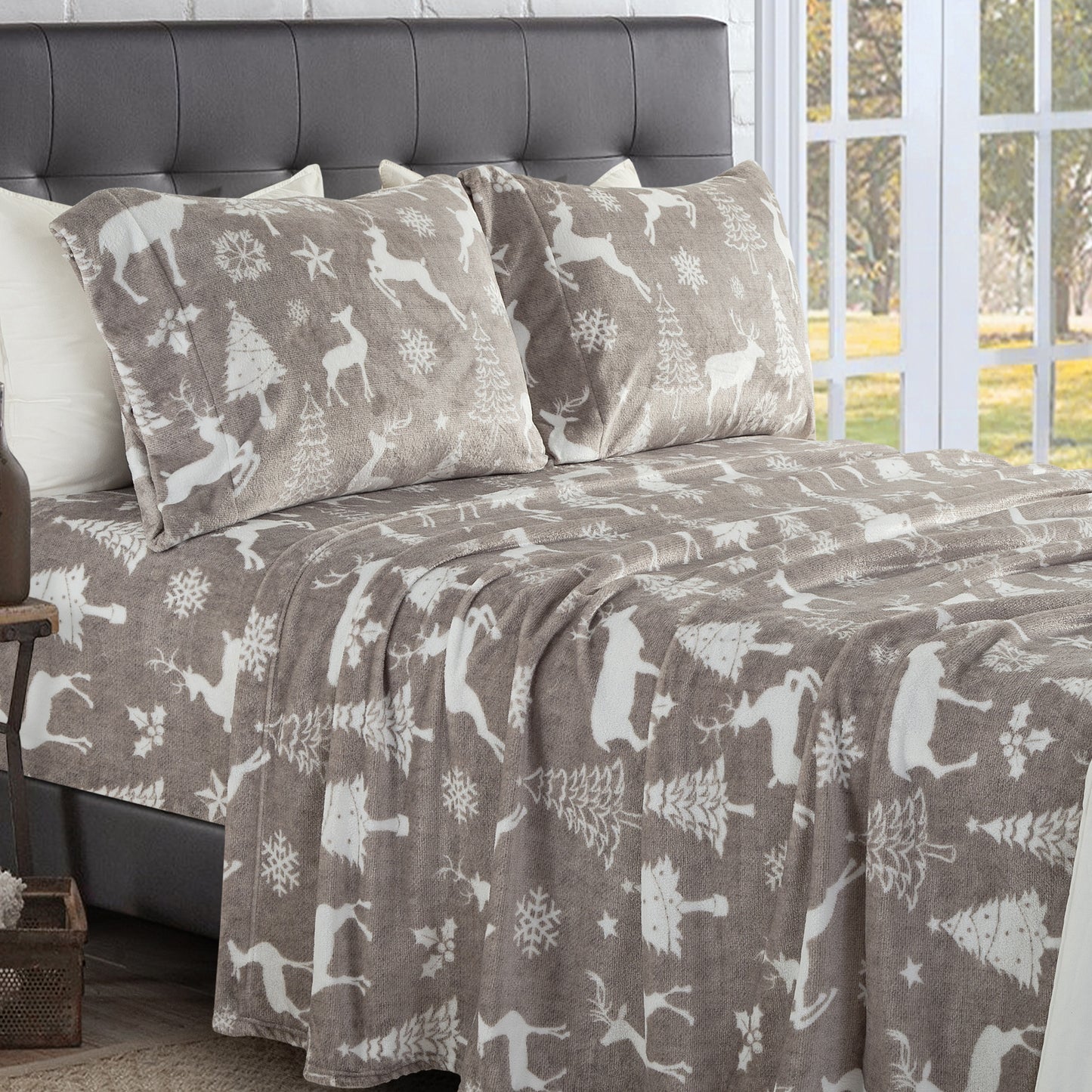 Mocassi 4-Piece Holiday Christmas Velvet Plush Flannel Sheet Set